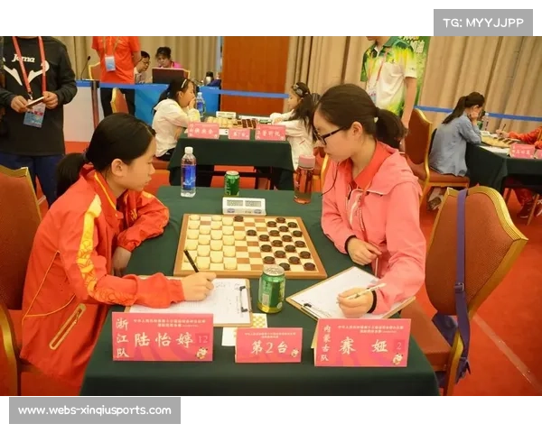 国际跳棋冠军赵汗青与天门学子对弈，传递体育精神